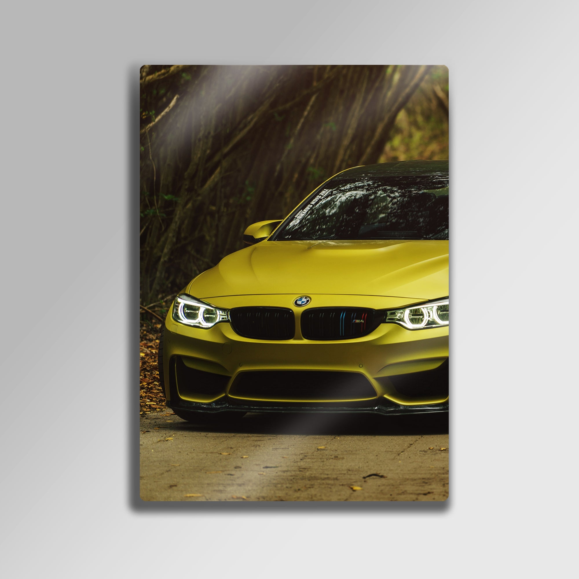 BMW M4 Metal Tablo – Sarı Spor Araba Poster