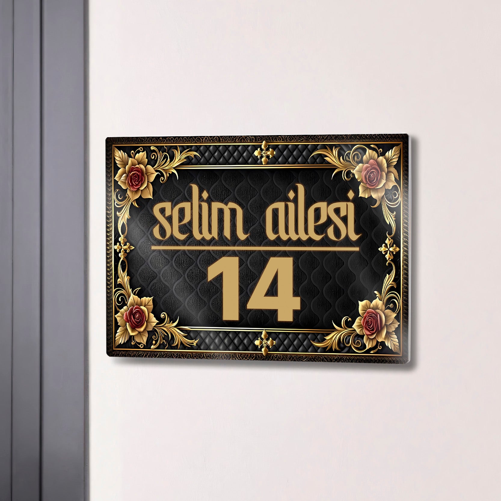 Kişiye Özel Metal Kapı İsimliği - Siyah Aile Altın Desenli