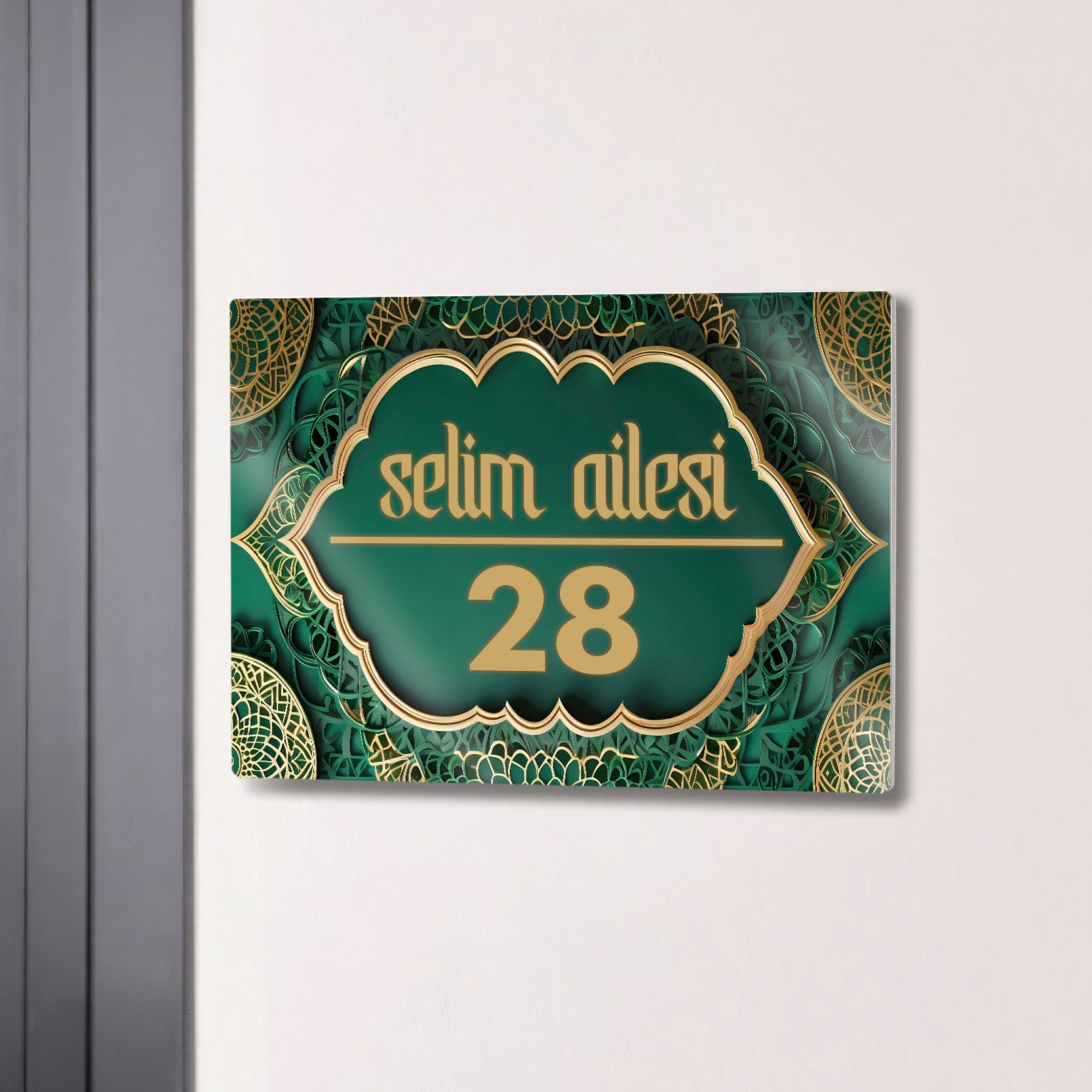 Kişiye Özel Metal Kapı İsimliği - Yeşil Desenli Aile İsimlik