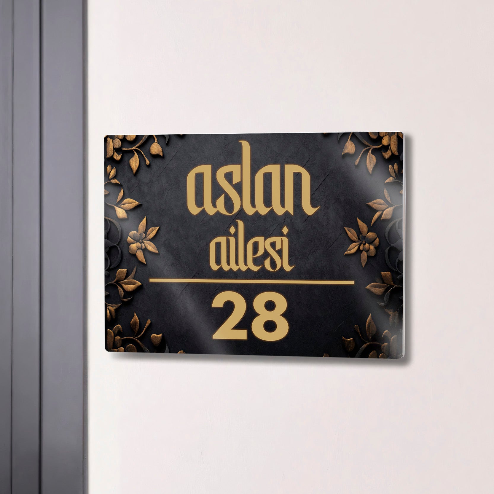 Kişiye Özel Metal Kapı İsimliği - Altın İşleme Desenli
