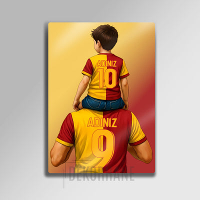 Sarı Kırmızı Parçalı Forma, Baba Erkek Kumral Çocuk - Kişiselleştirilebilir Metal Tablo